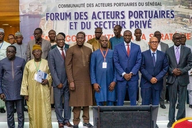 Participants of the Forum of Port Stakeholders and the Private Sector in Dakar, July 2022, with Youssef Imghi among them